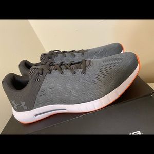 BRAND NEW NEVER WORN UA MICRO G PURSUIT TRAINERS